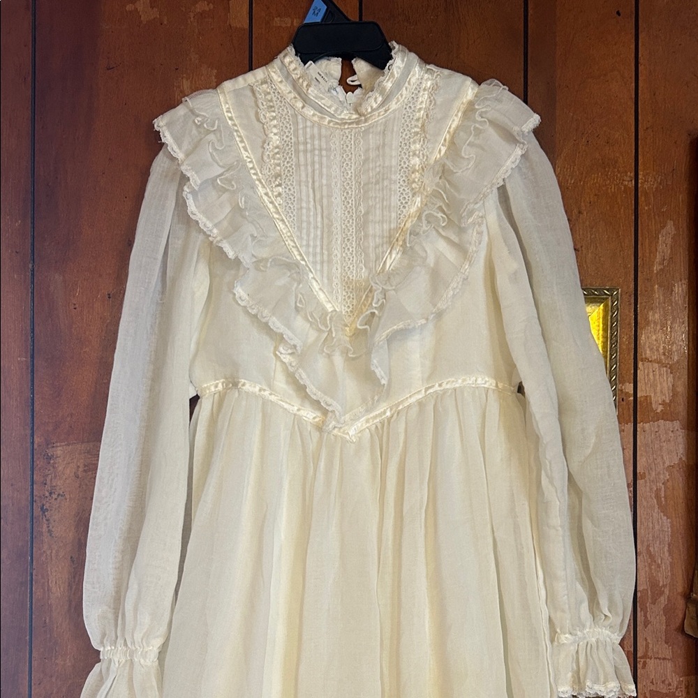 Gunne Sax Cream Lace Dress